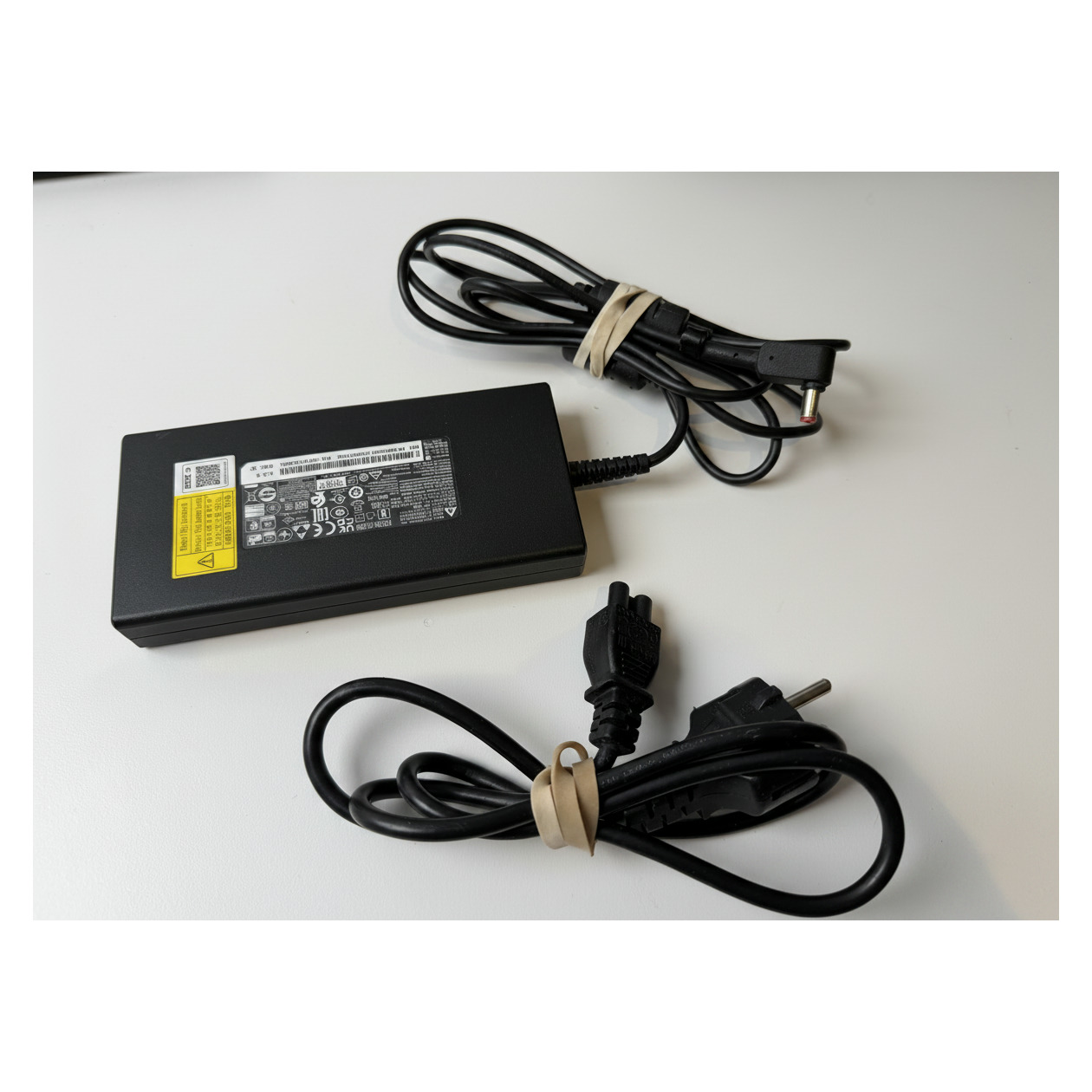 Begagnat Delta 180W Acer Laptop-laddare 19.5V 9.23A 5.5 x 1.7mm ADP-180TB F