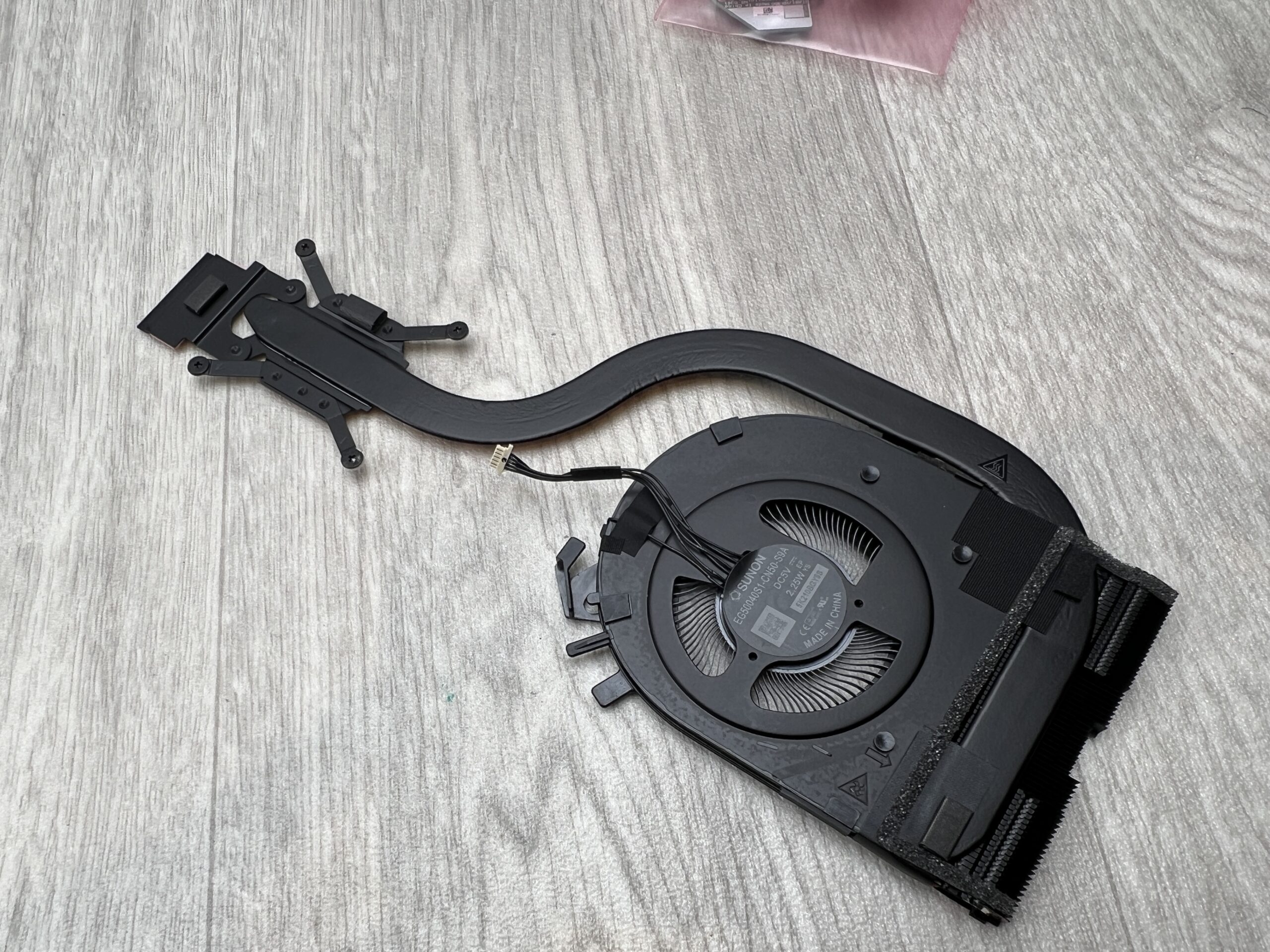 Begagnad Original Lenovo Fläkt Kylfläns Cooling Fan för ThnkPad T14s Gen2 FRU 5H41B77176