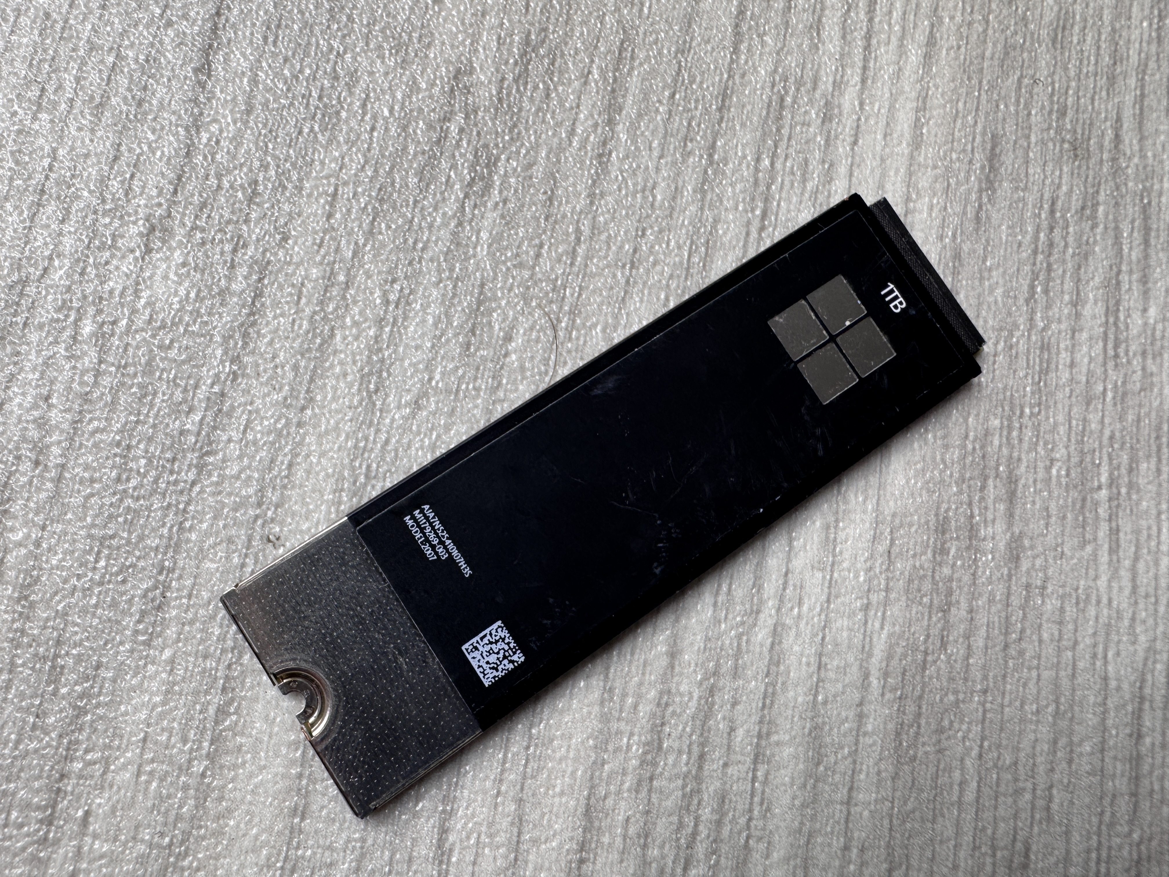 Begagnad 1TB Microsoft Surface M2 2280 NVMe SSD Disk Model 2007 M1179269-003