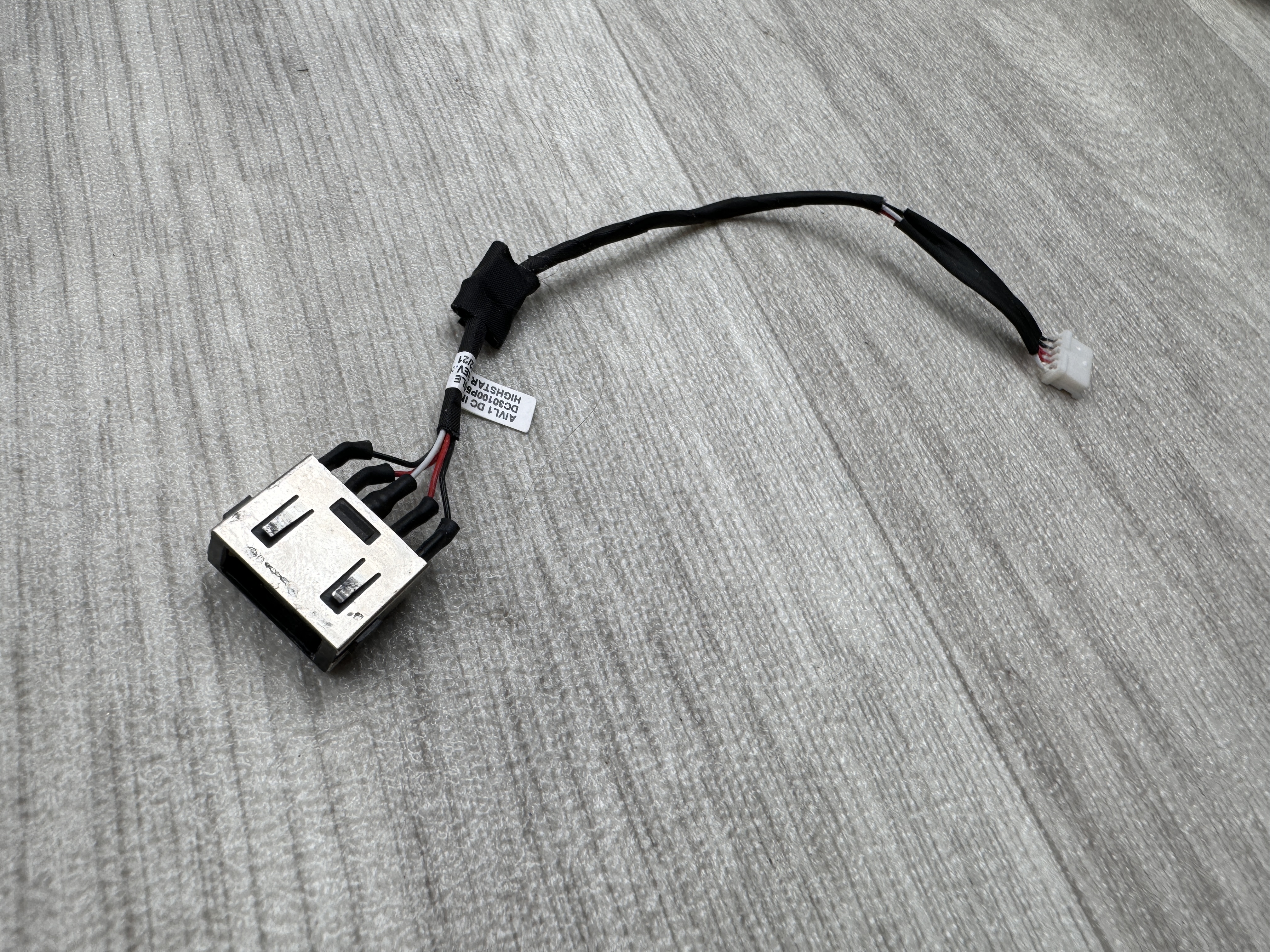 Begagnad Original Lenovo Power jack DC30100P50 för ThinkPad L450 L460 L470 DC Connector Laddningsport /