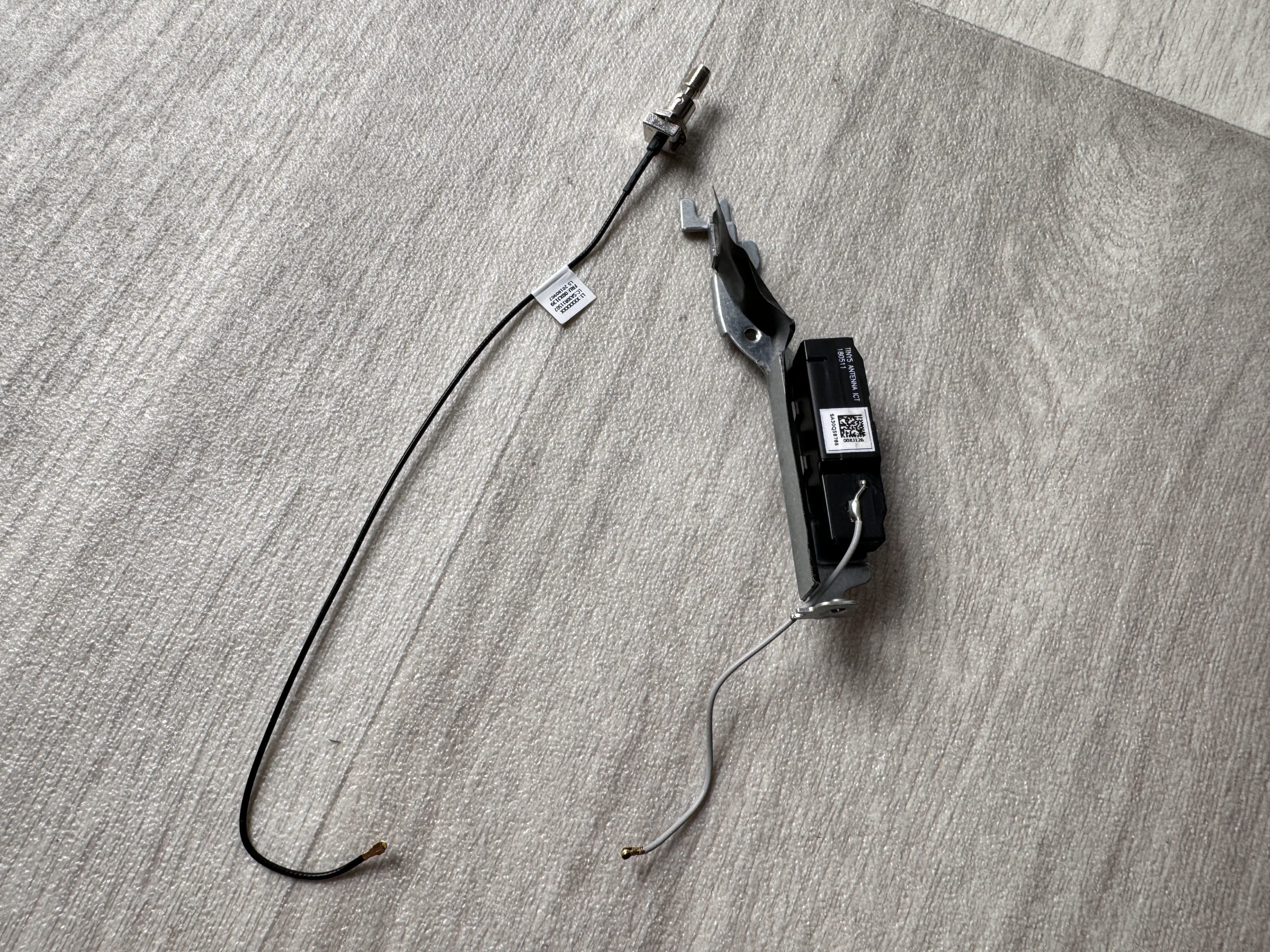 Begagnad Lenovo WiFi Antenna ThinkCentre M920q Tiny5 M920x M720q M630e P330 Tiny FRU 00XJ126 SA30Q58786