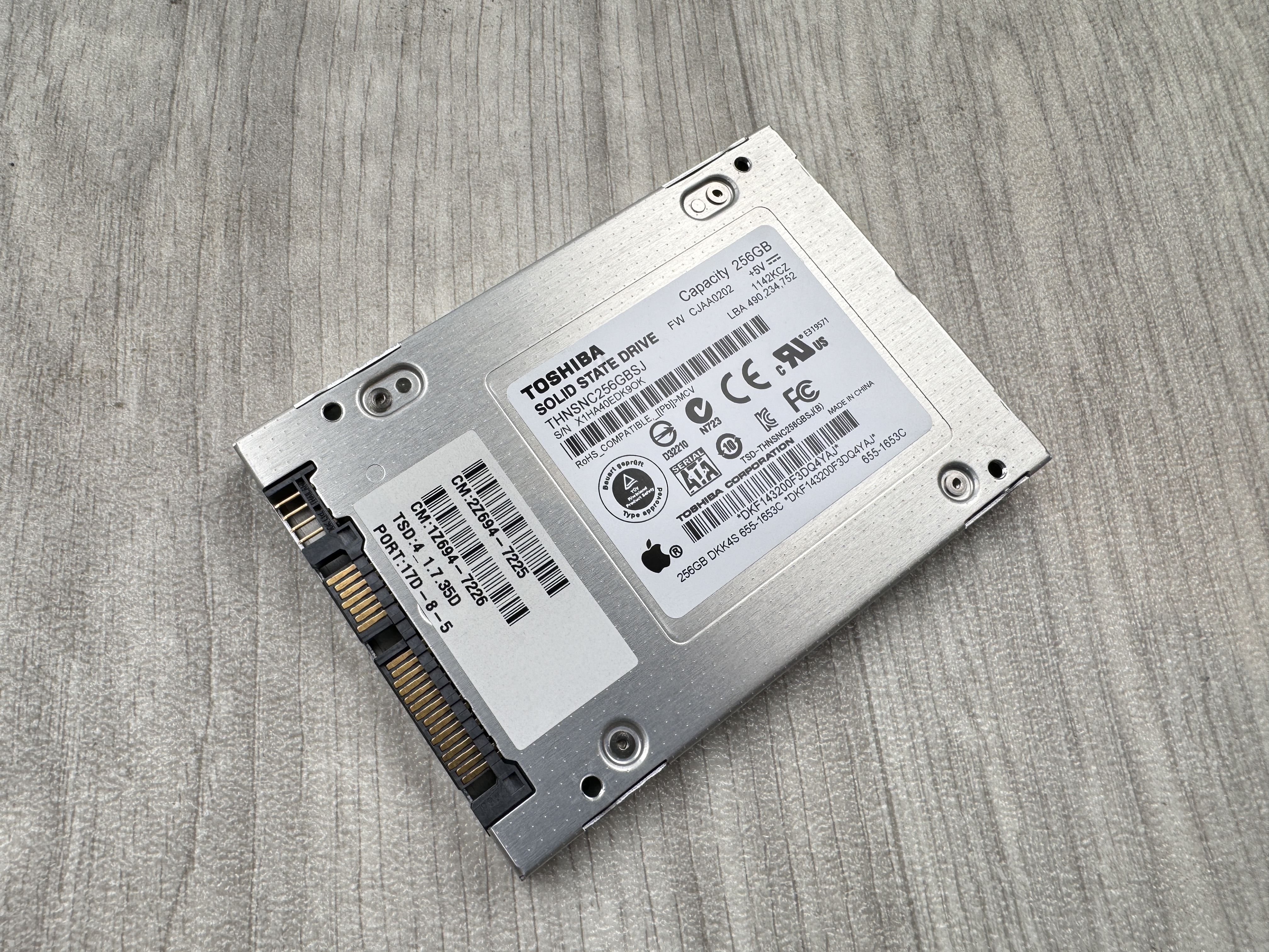 Begagnad 256GB Apple Certifierad Toshiba 2,5" SSD SATA THNSNCSJ